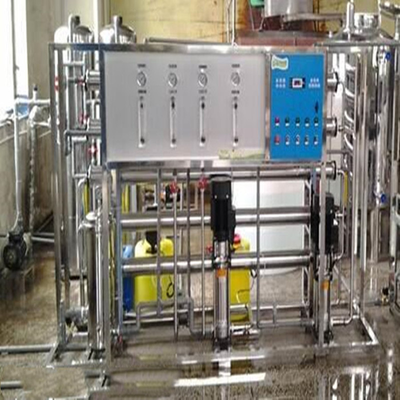 湖南晟洋醫(yī)療器械有限公司0.5噸雙級反滲透設(shè)備